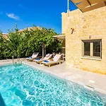 Castillo Ena Villa