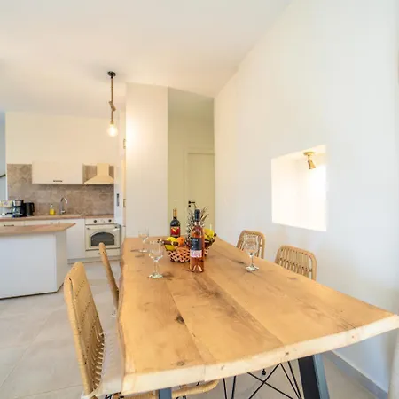 Castillo Ena Villa *