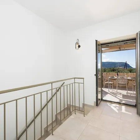 Castillo Ena * Agios Nikolaos (Mani)