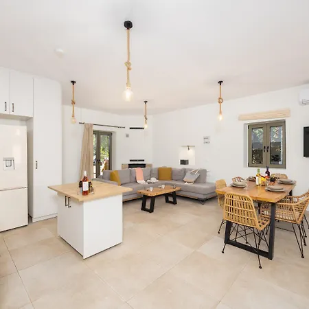 Villa Castillo Ena Agios Nikolaos (Mani)